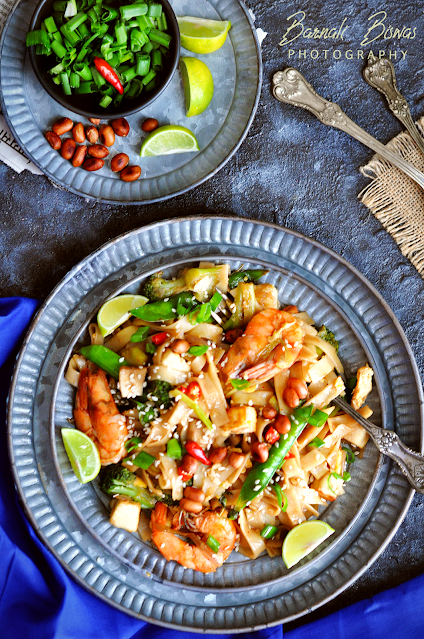 Pad Thai Noodles with Prawn and Tofu