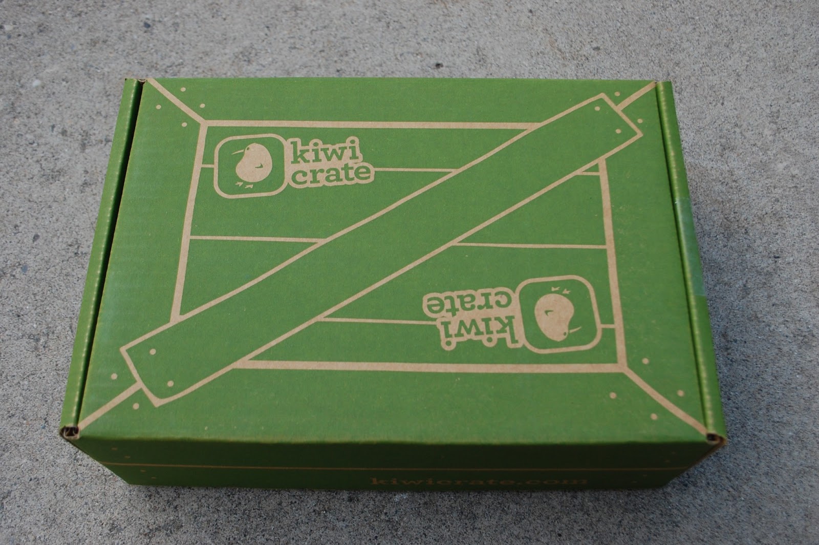 Toad's Treasures Lifestyle Family Blog by Emily Ashby Kiwi Crate Giveaway!
