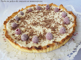Tarta cu jeleu de zmeura si mascarpone