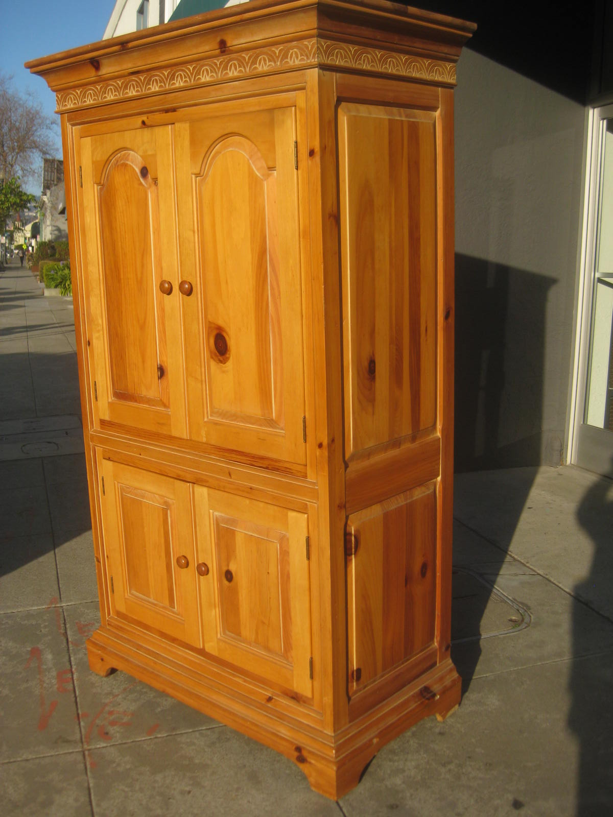 UHURU FURNITURE & COLLECTIBLES SOLD Mexican Pine Entertainment