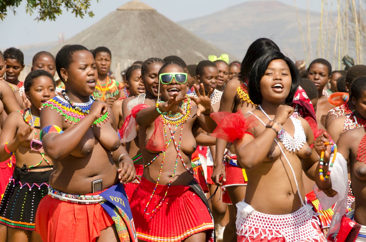 Ebony zulu girls washing tits before reed dance