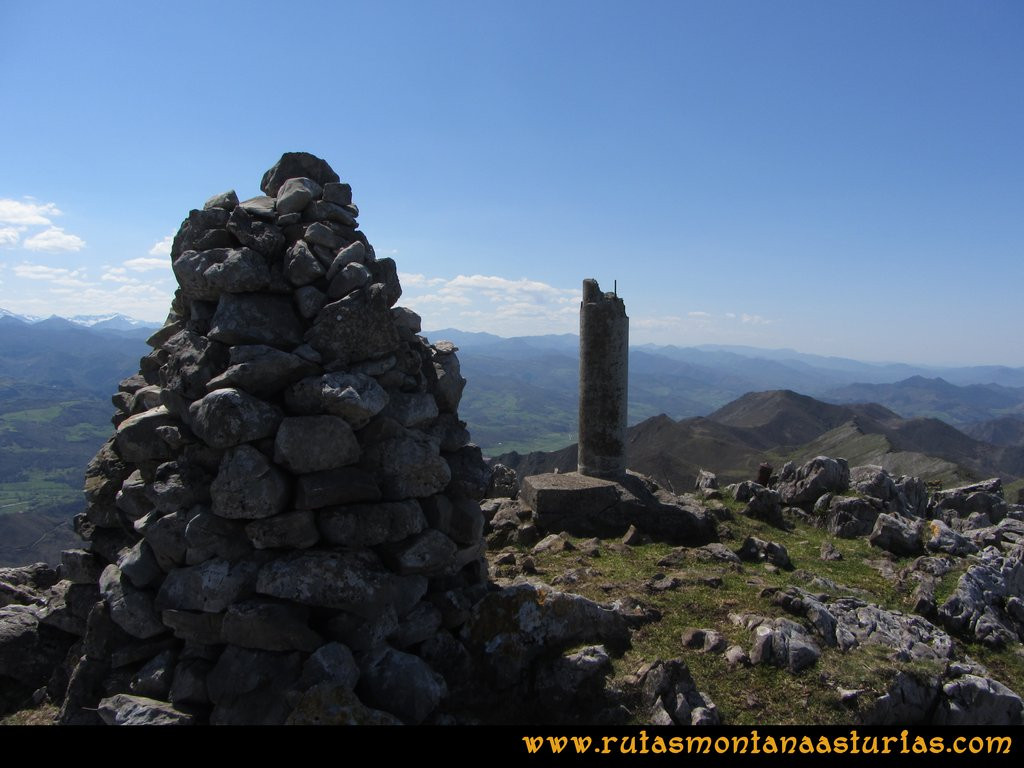 Cima del pico Hibeo, en Llanes