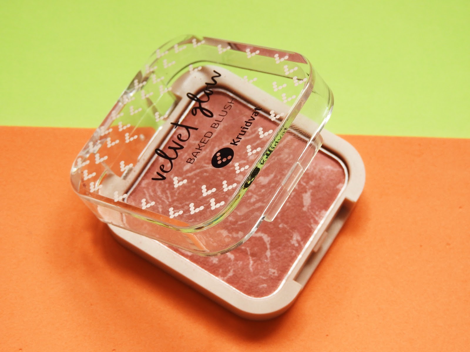 Kruidvat makeup concealer, setting spray & blush review Irispraat.nl