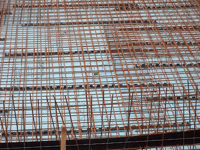 Am Lerchensporn: Die Bodenplatte ist fertig