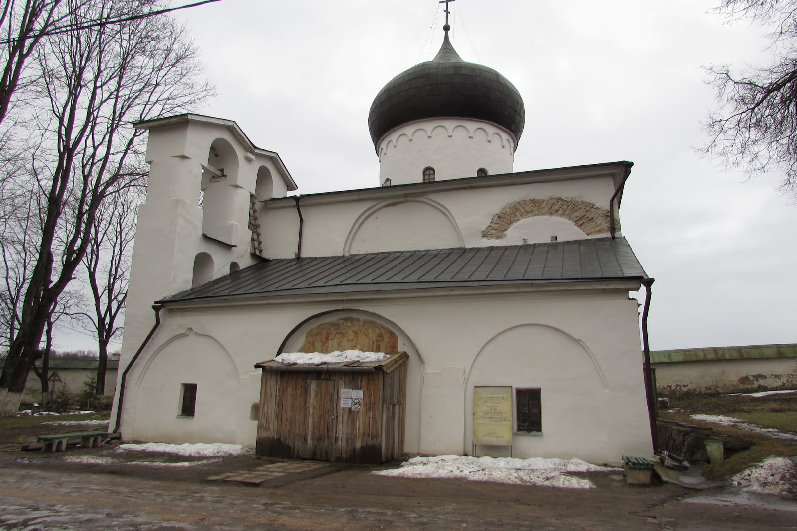 Храм в крестах Псков