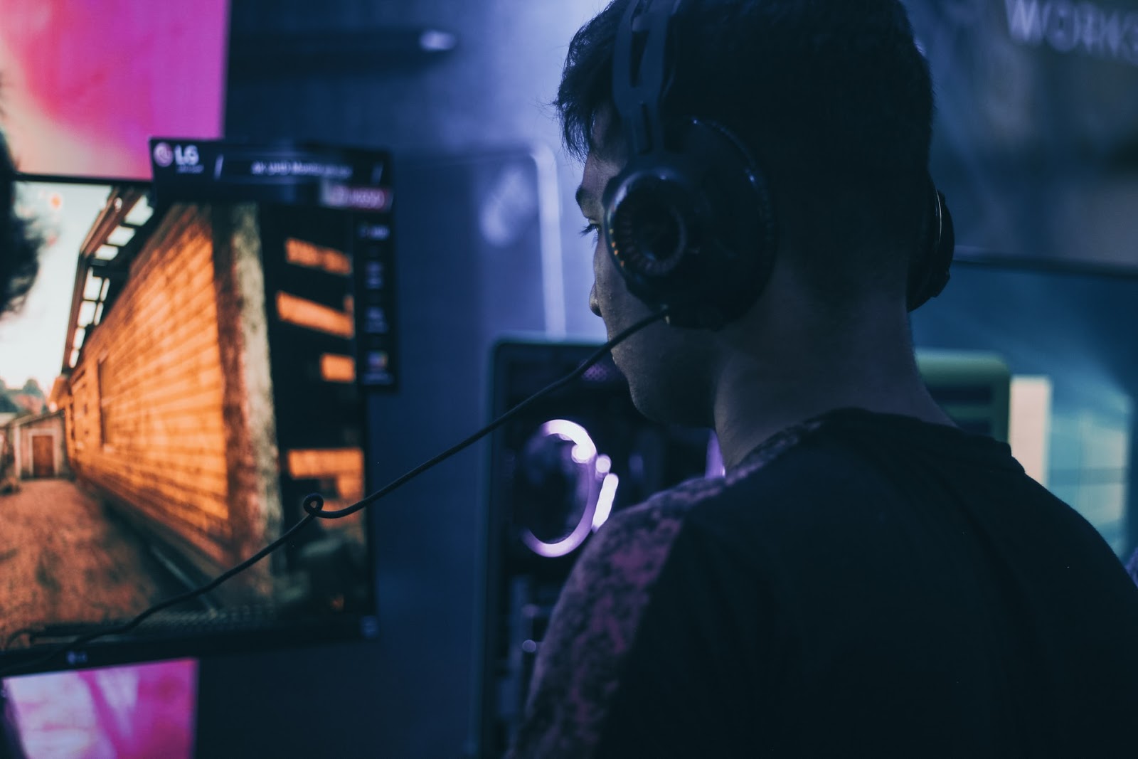 Game streamers can now ban criticism in their chat, courtesy Facebook's