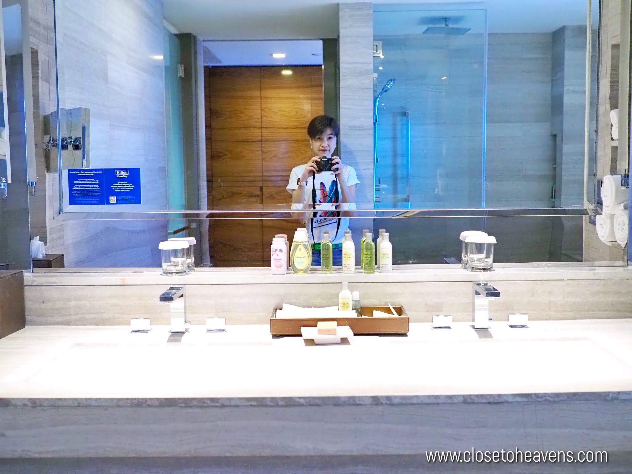 Hilton Sukhumvit Bangkok ห้องพัก + บุฟเฟ่ต์อาหารเช้า