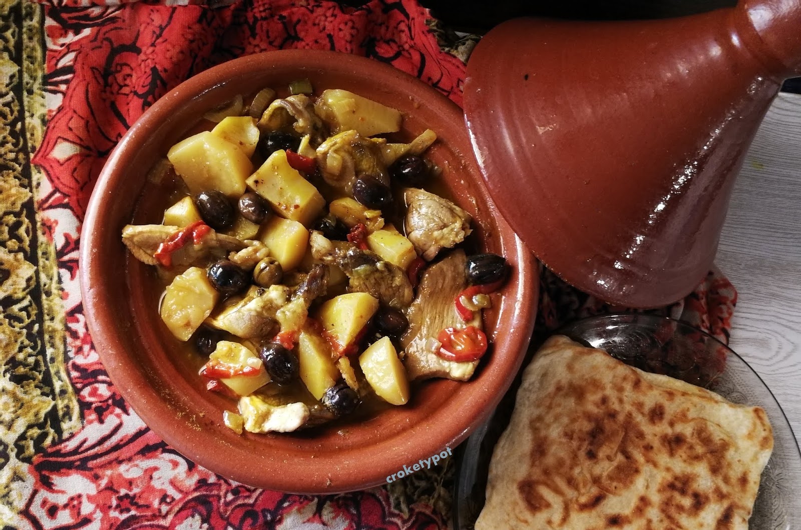 CROKETYPOT TAJINE DE CORDERO CON ACEITUNAS, PIMIENTOS Y PATATAS