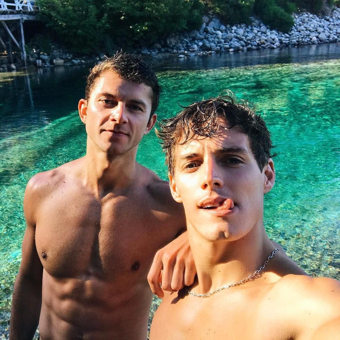 two-shirtless-handsome-guys-summer-vacation-selfie