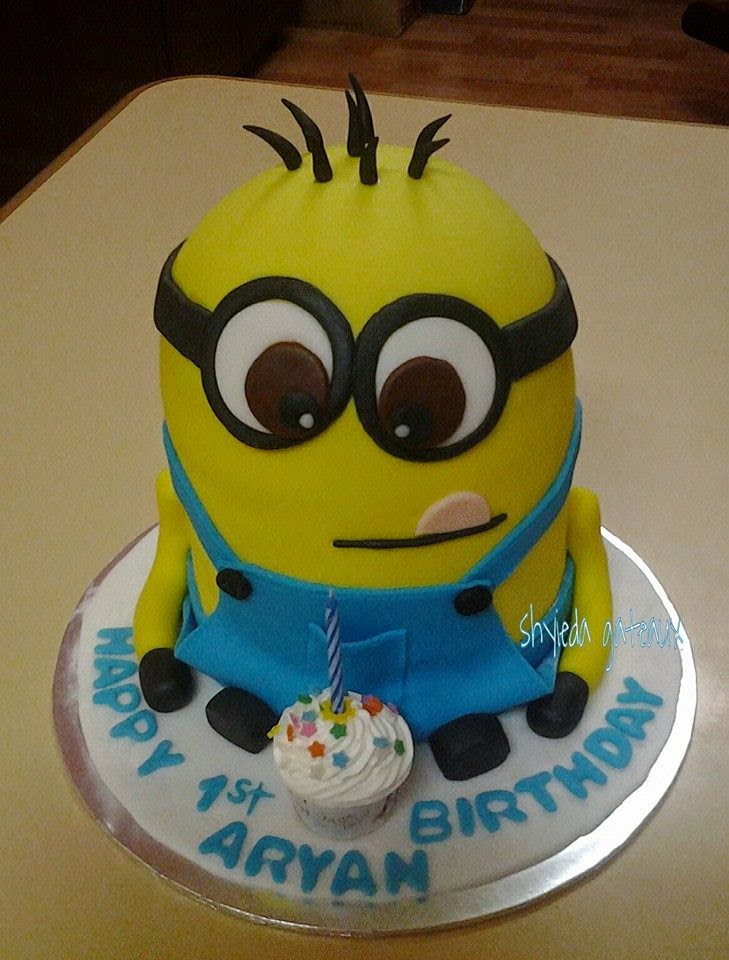 3D Minion cake