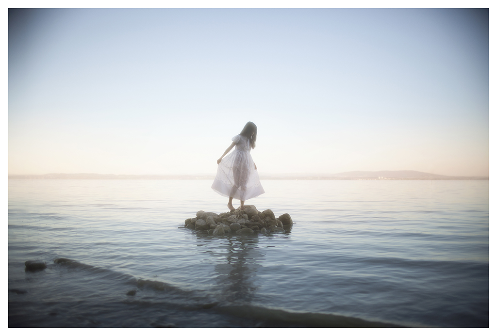 Vivienne mok photography. вивьен майя. Vivienne mok. платья александр маккуин 2020. аня александрова фотосессия вивьен мок.