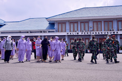Jenazah Kopda Anumerta Dedy Irawan Dimakamkan di TMP Taman Bahagia Riau