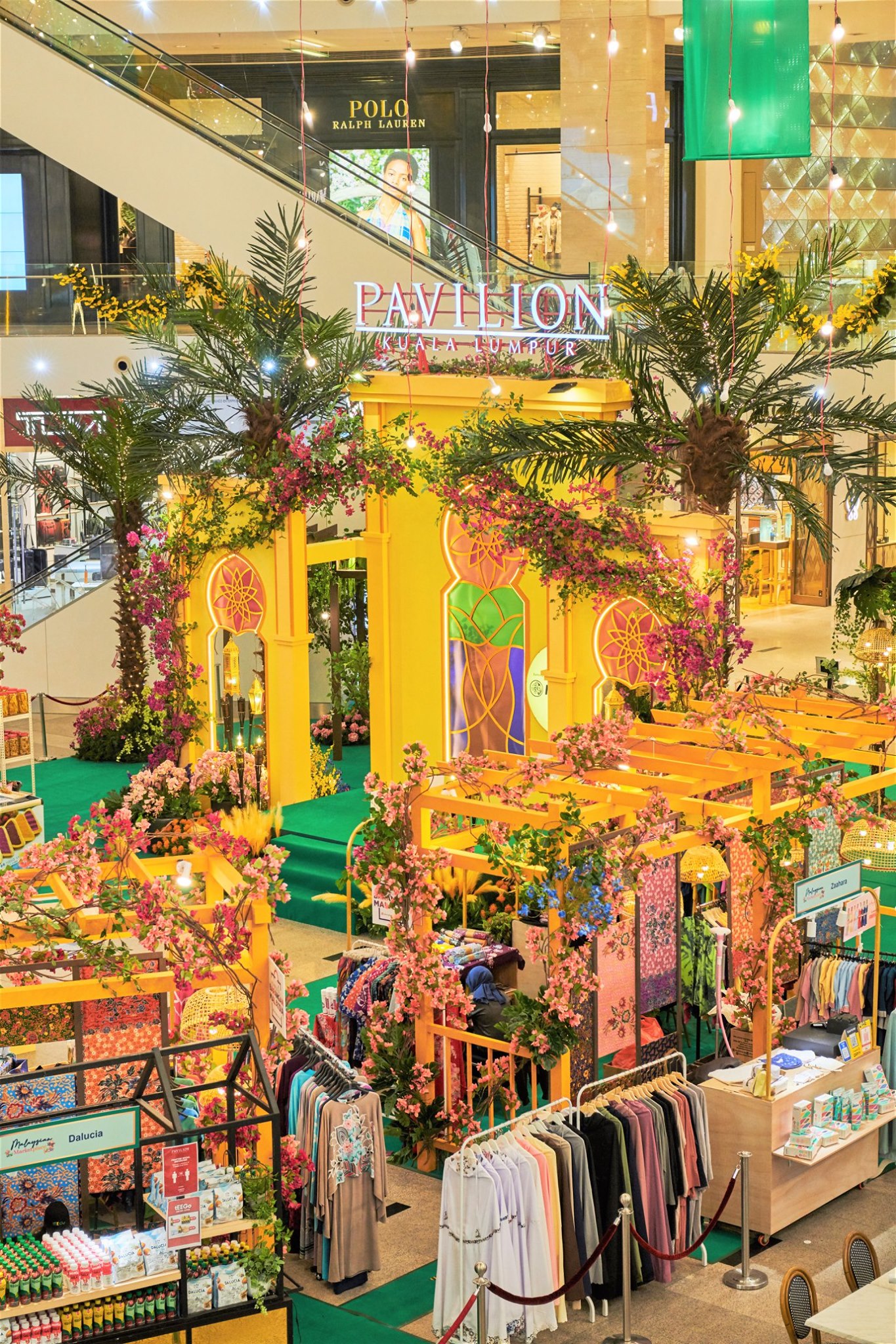 10 Deko Raya Shopping Mall Utama Malaysia 2021, Meriah Bak Ang!