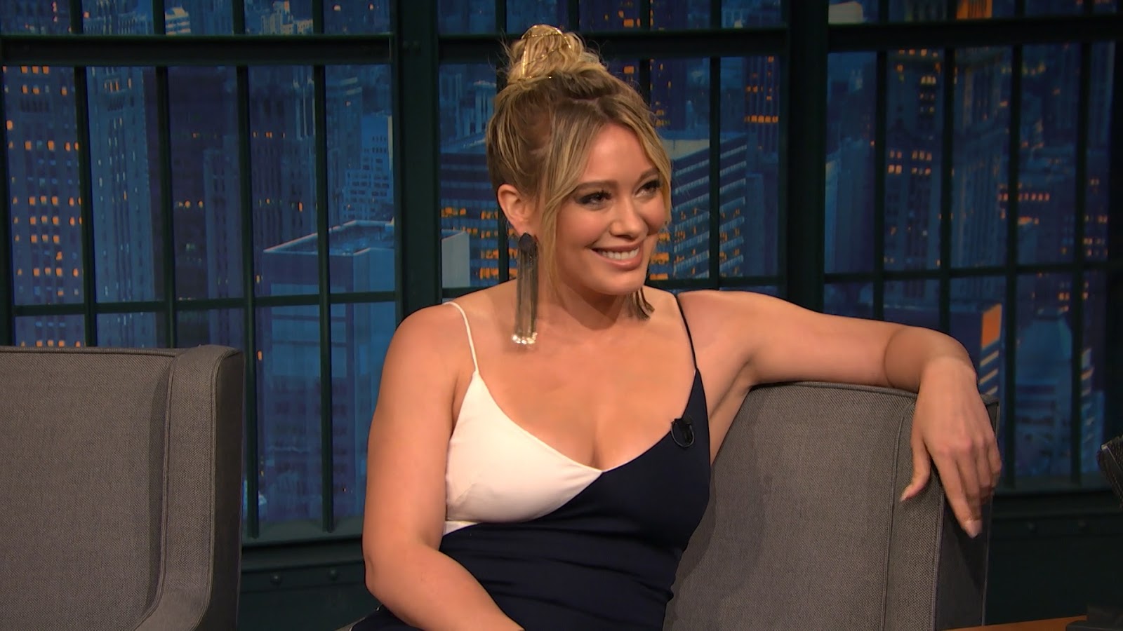 TVDeSab: Hilary Duff - Late Night with Seth Meyers 06/28/2017 (reup) .