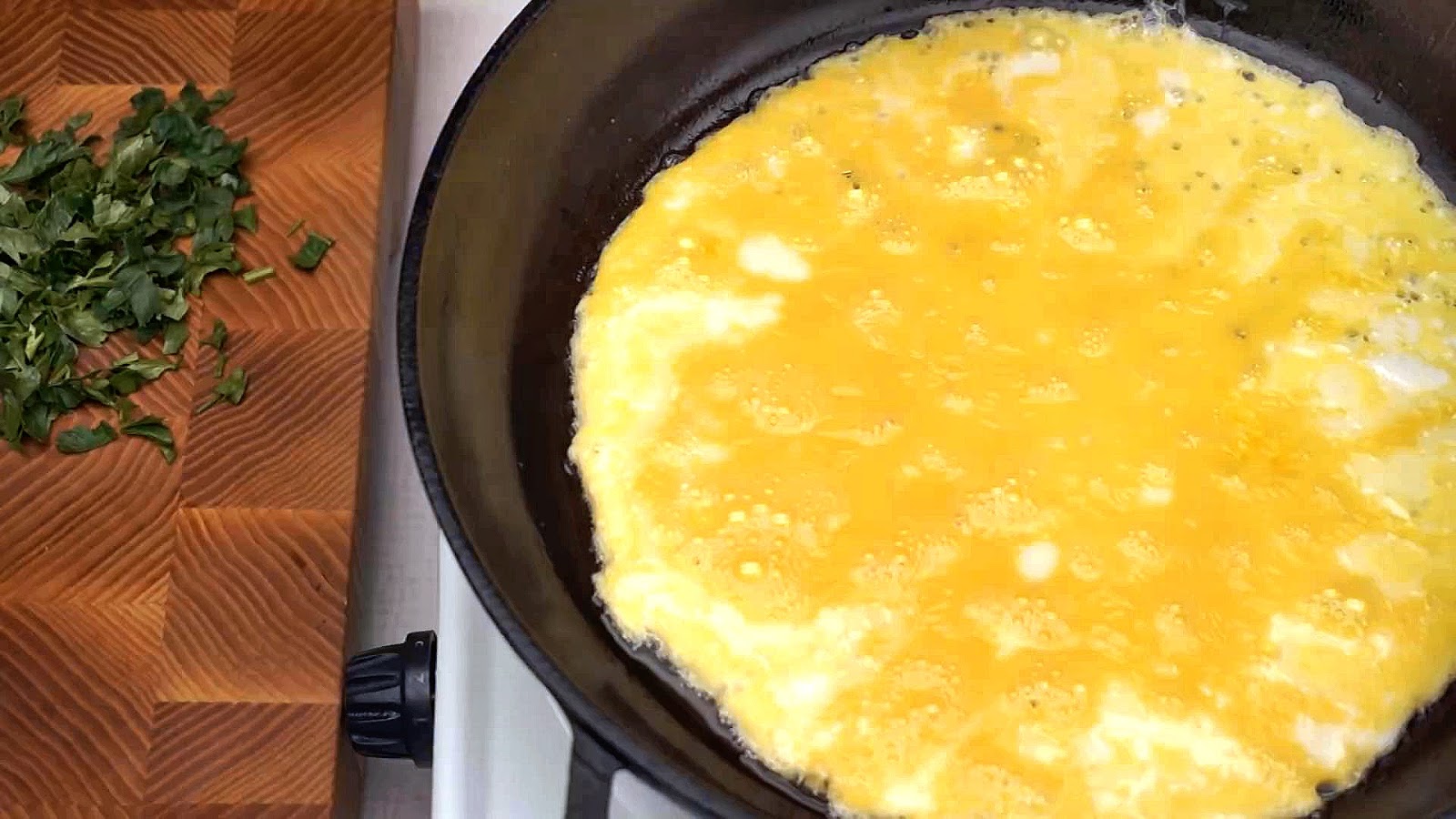 Сколько по времени готовится омлет