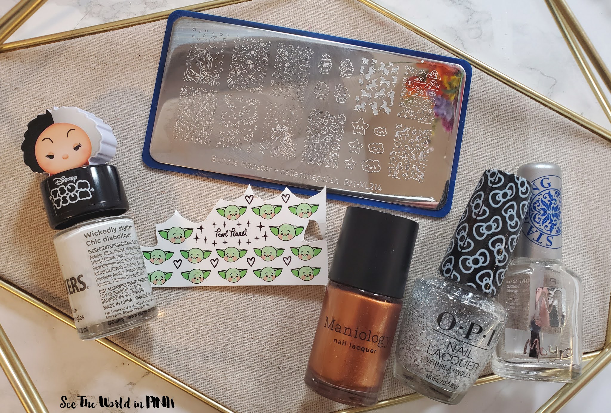 Manicure Monday - Baby Yoda The Child Nails | See the World in PINK