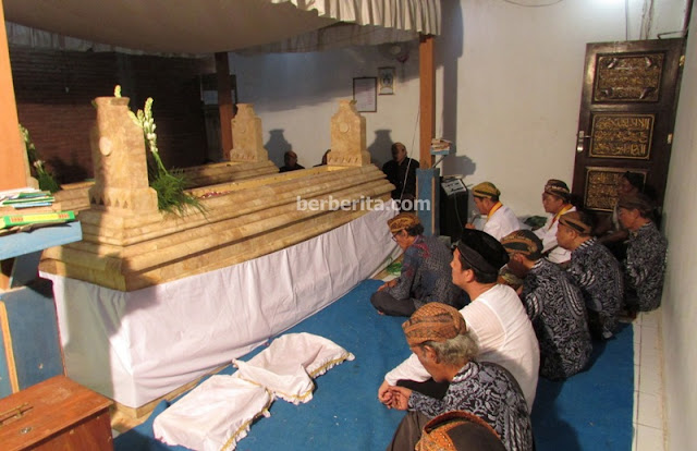 Ngalap Berkah di Makam Sunan Prawoto Pati & Sejarahnya 