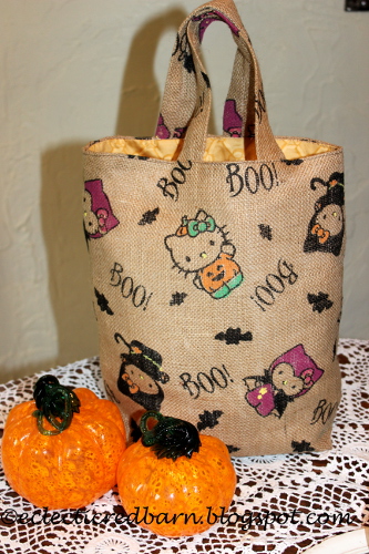 Hello Kitty Halloween Tote @Eclectic Red Barn