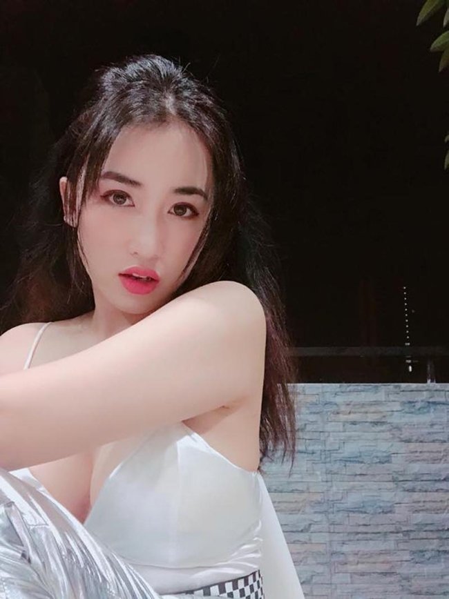 DJ Trang Moon lộ clip nóng