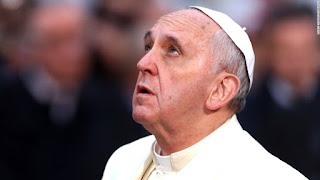 A oração da noite que o Papa Francisco Reza todos os dias.