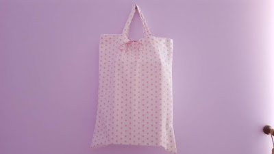 Unlined tote bags with pretty seams Unlined tote bags with pretty seams