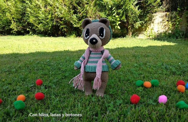 Con hilos, lanas y botones: Osito Kuma amigurumi (patrón Cucapuntoes)