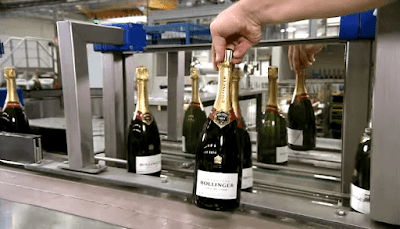 Garrafa de champanhe finalizada processo produção