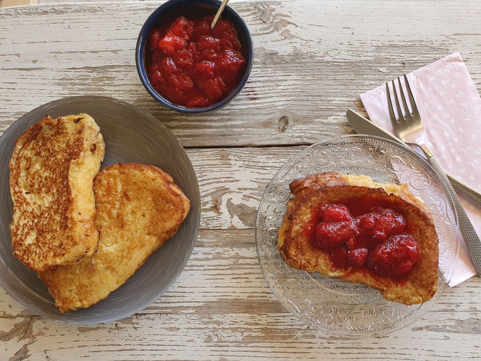 Brioche-perdue-fraises -au-menu-du-jour