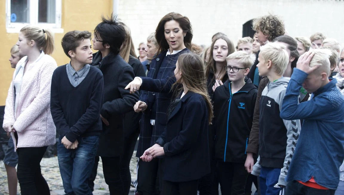 Crown Princess was involved in the event as she is a patron of the “School for 200 years,” which celebrate 200th anniversary of the public school program in Denmark.