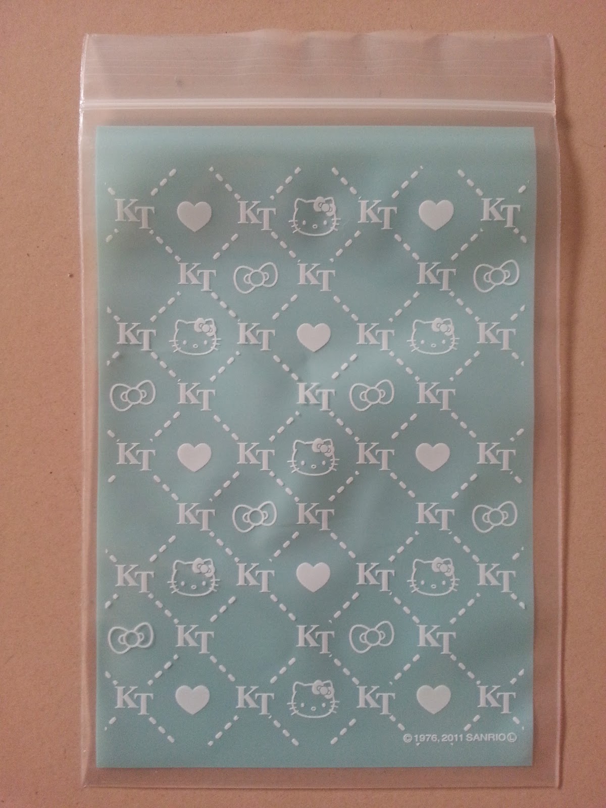 Handmade Closet ) ZipLock Bag (Hello Kitty)