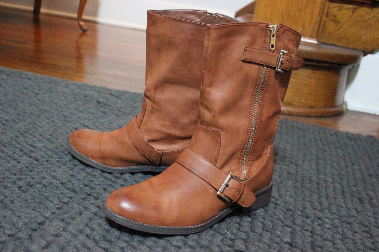 Katie in Kansas: How cute are these boots? How cute are these boots?