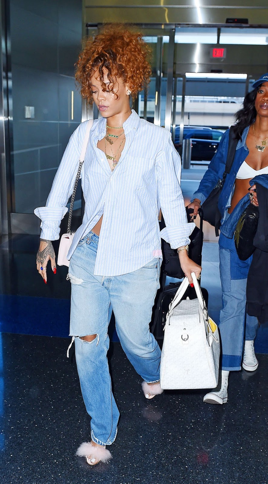 International Celebrities: Rihanna in Jeans at JFK airport in NYC