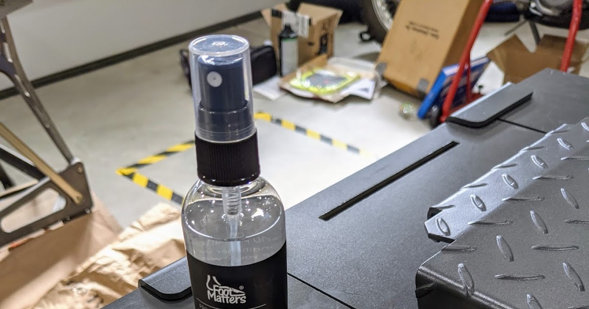 Vintage Veloce™ Leather Glove Finger Stretching