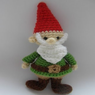 https://www.ravelry.com/patterns/library/dwarfy-the-travelling-gnome