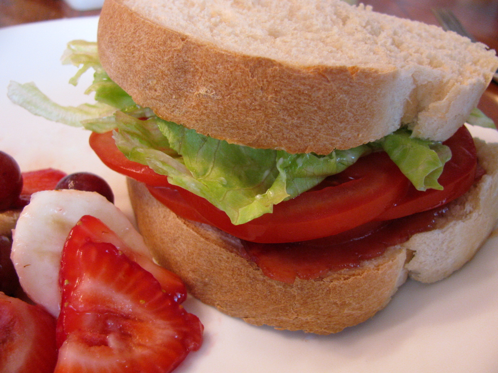 BLT Sandwich {Bacon, Lettuce, and Tomato}
