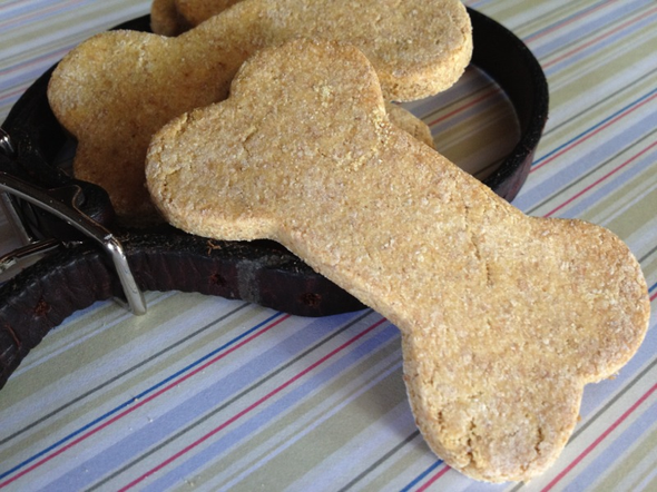 Biscuits pour chien maison - Miam ! Des biscuits