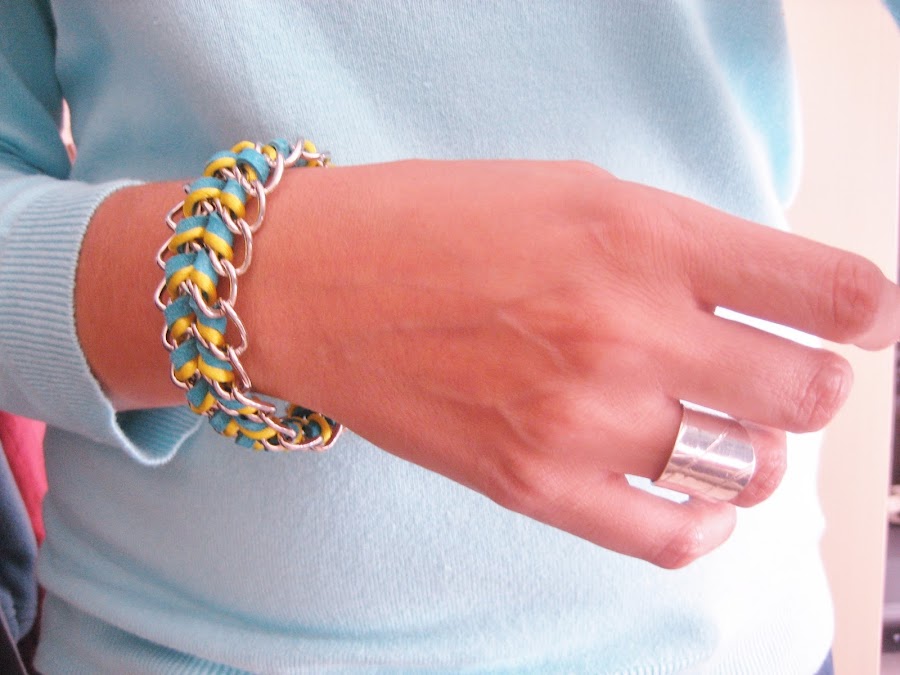 Pulsera de triple cadena y cordón / wrapped chain bracelet