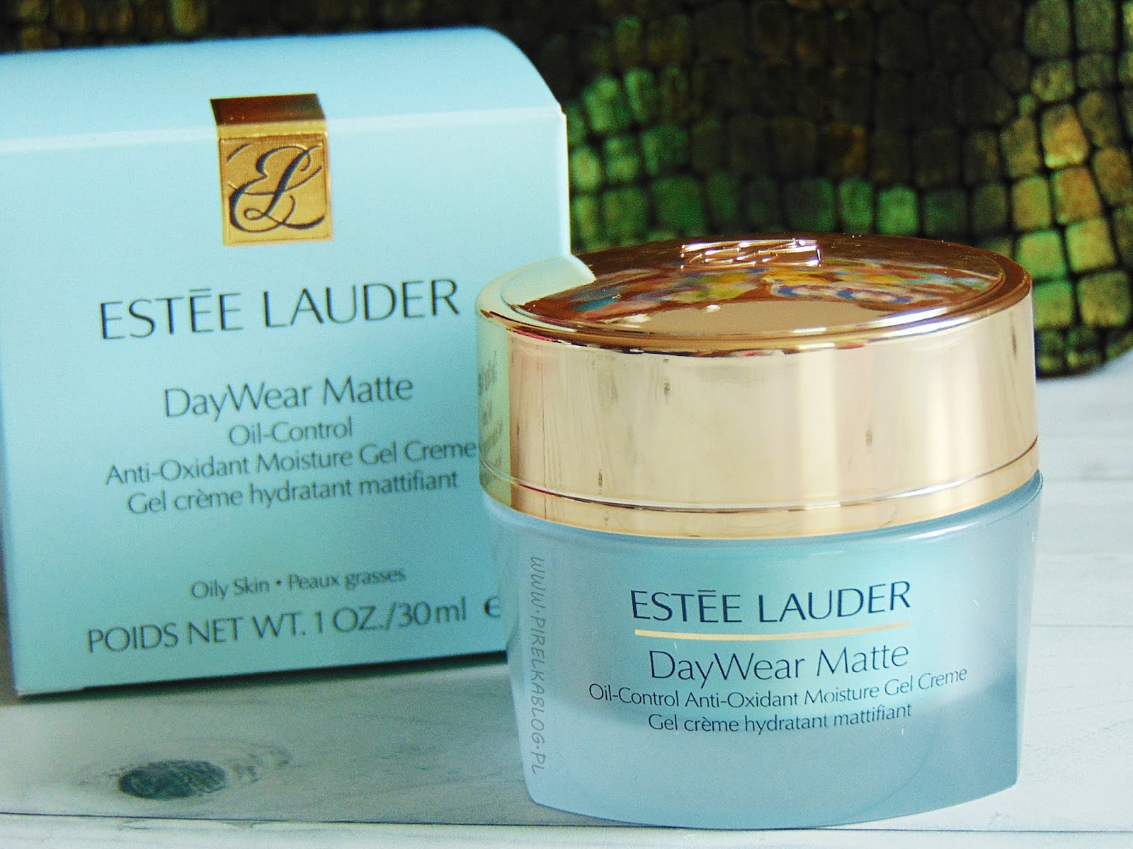 Estee Lauder DayWear Matte cream - krem do cery tłustej kontrolujący wydzielanie sebum