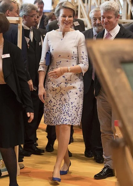 Queen Mathilde visited the Frankfurt Book Fair 2017. Queen Mathilde wore Natan dress, and Natan clutch bag