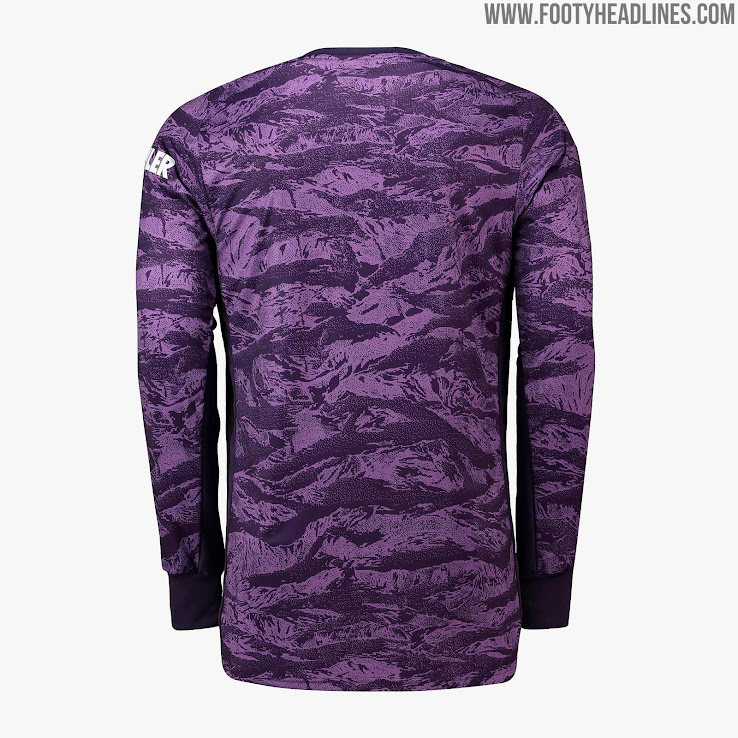 purple goalkeeper kit