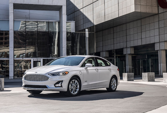 2020 Ford Fusion Review