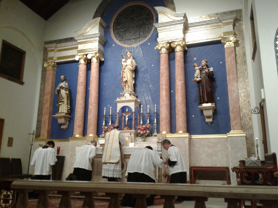 The Brothers of the Little Oratory in San Diego: Images of the Mass of ...
