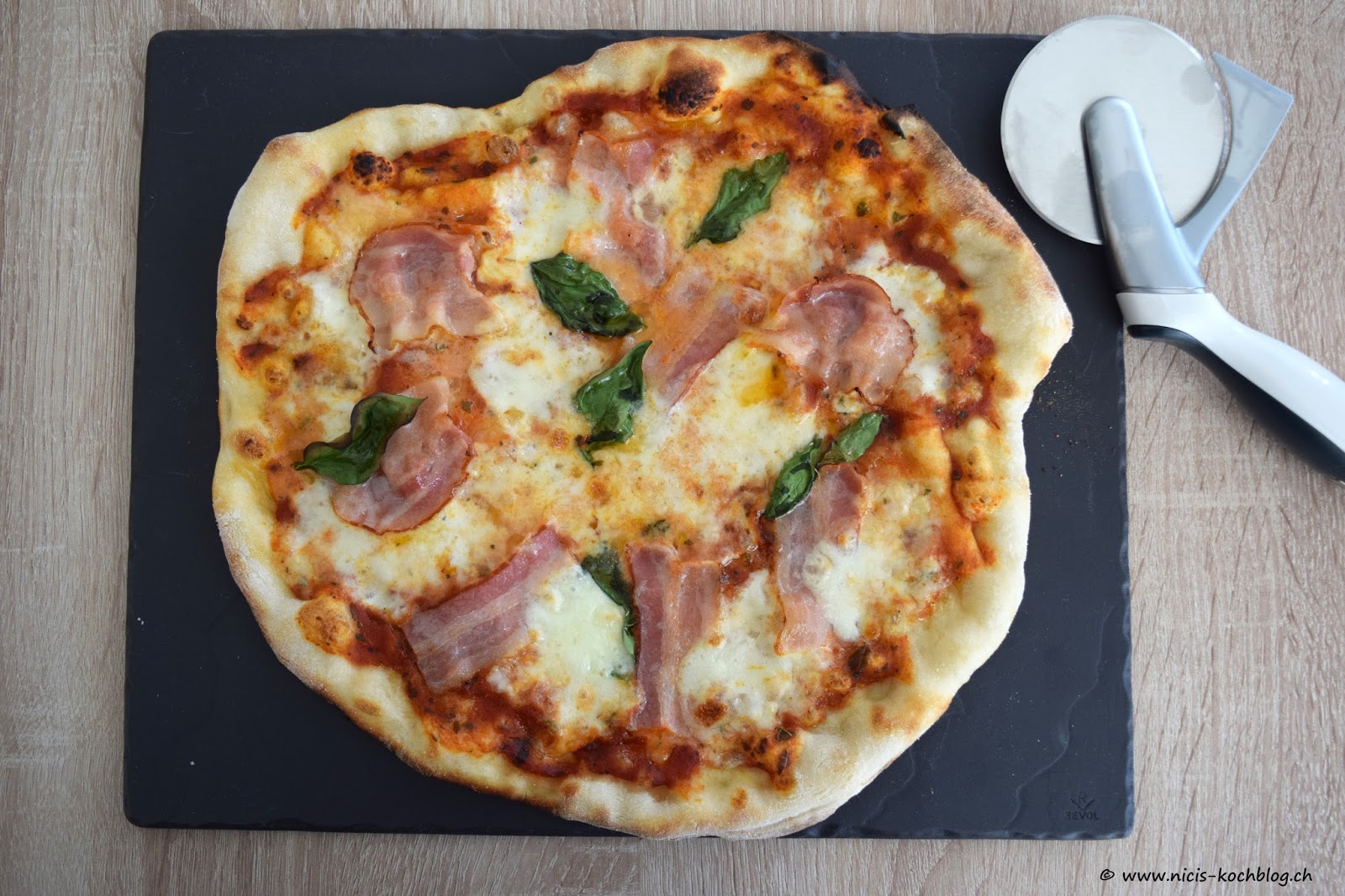 Pizza wie beim Italiener - der für mich beste Pizzateig - Nici kocht...