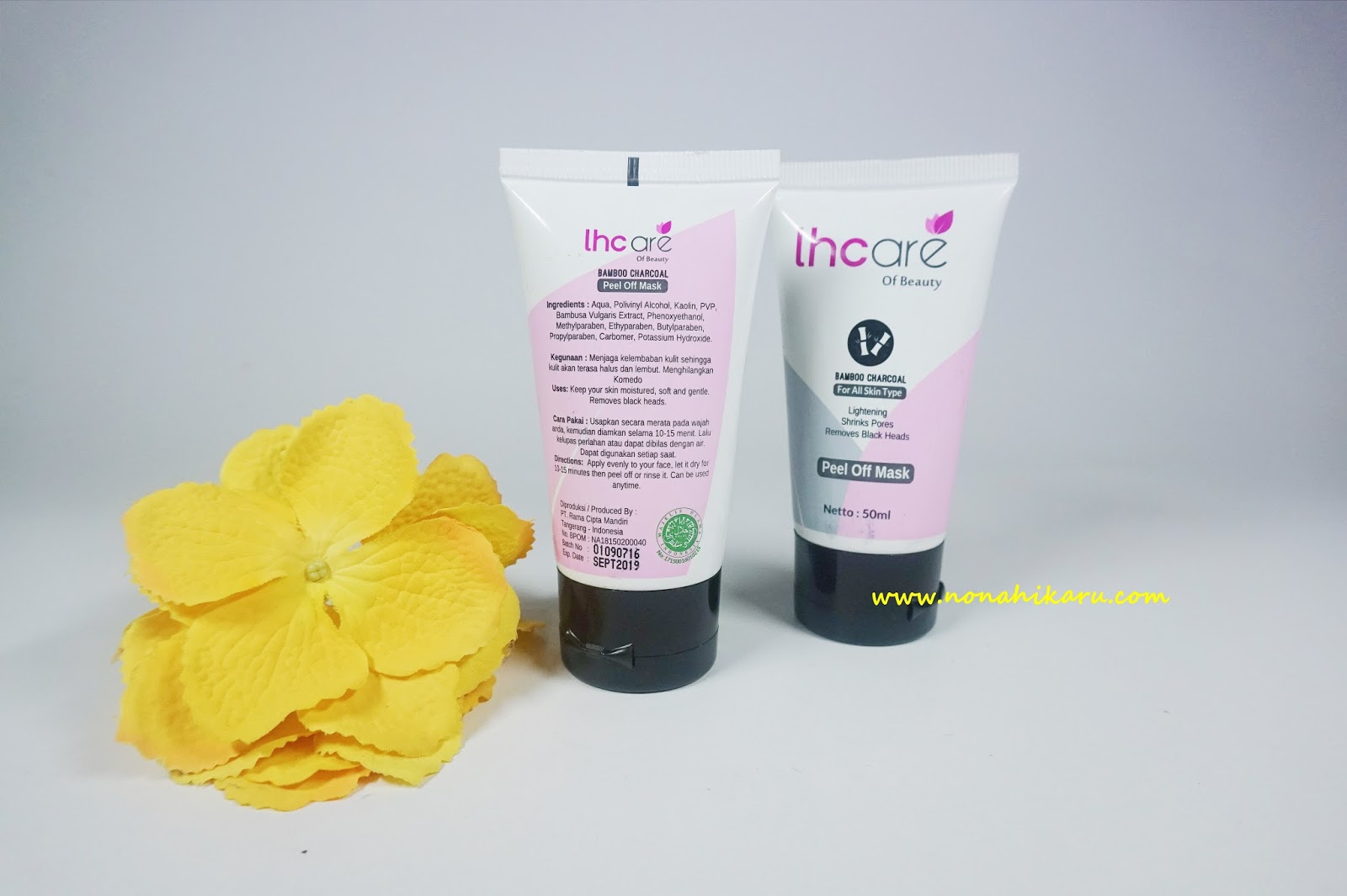 Download Review Masker Peel Off Arang Bambu Lh Care Untuk Menghilangkan Komedo Beauty Travelling PSD Mockup Templates