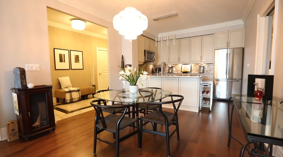 Tour 35 Baker Hill Blvd #305, Stouffville, ON vs. 15 Interior Design Photos