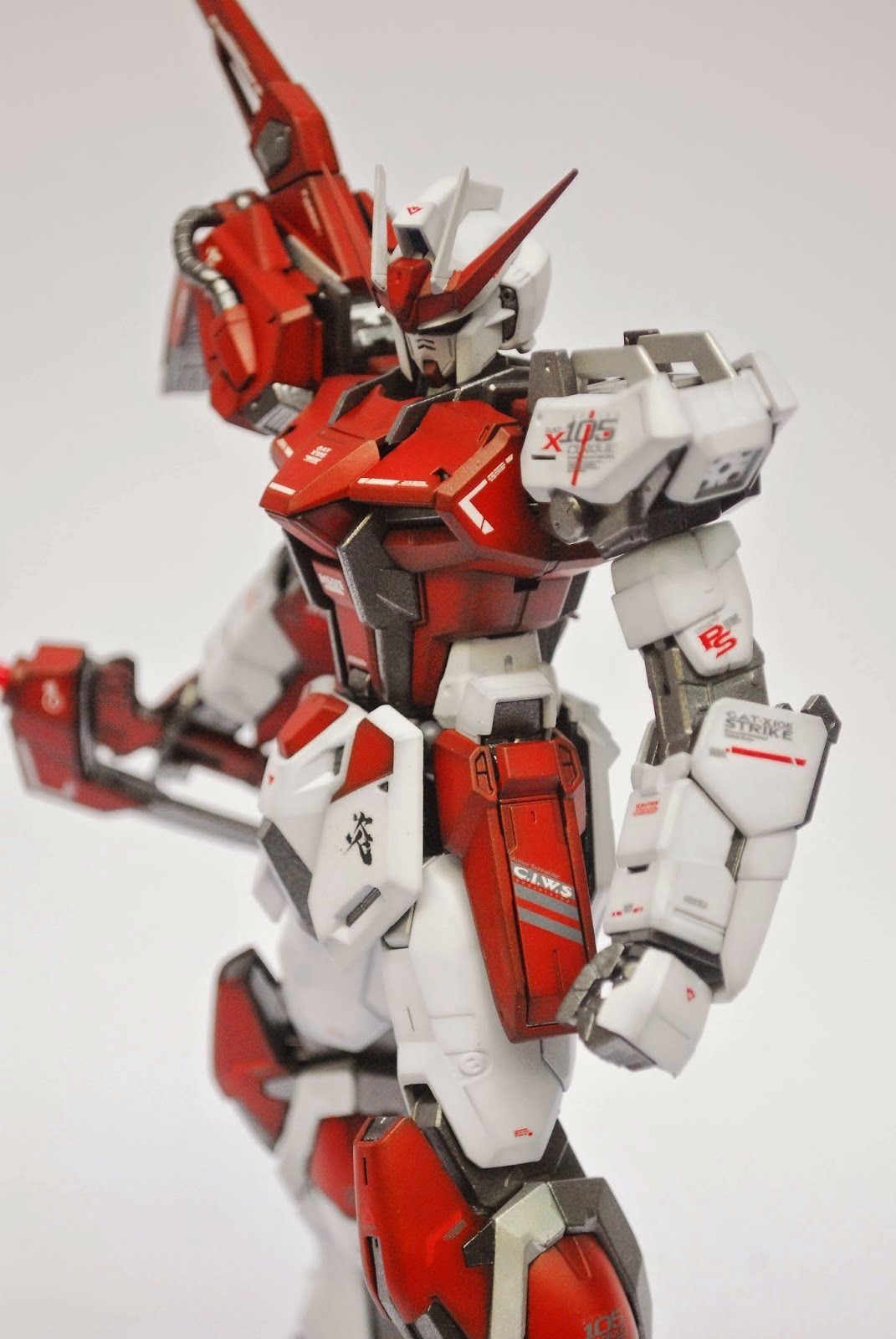 Gundam Family: MG 1/100 Sword Strike Gundam Painted Build