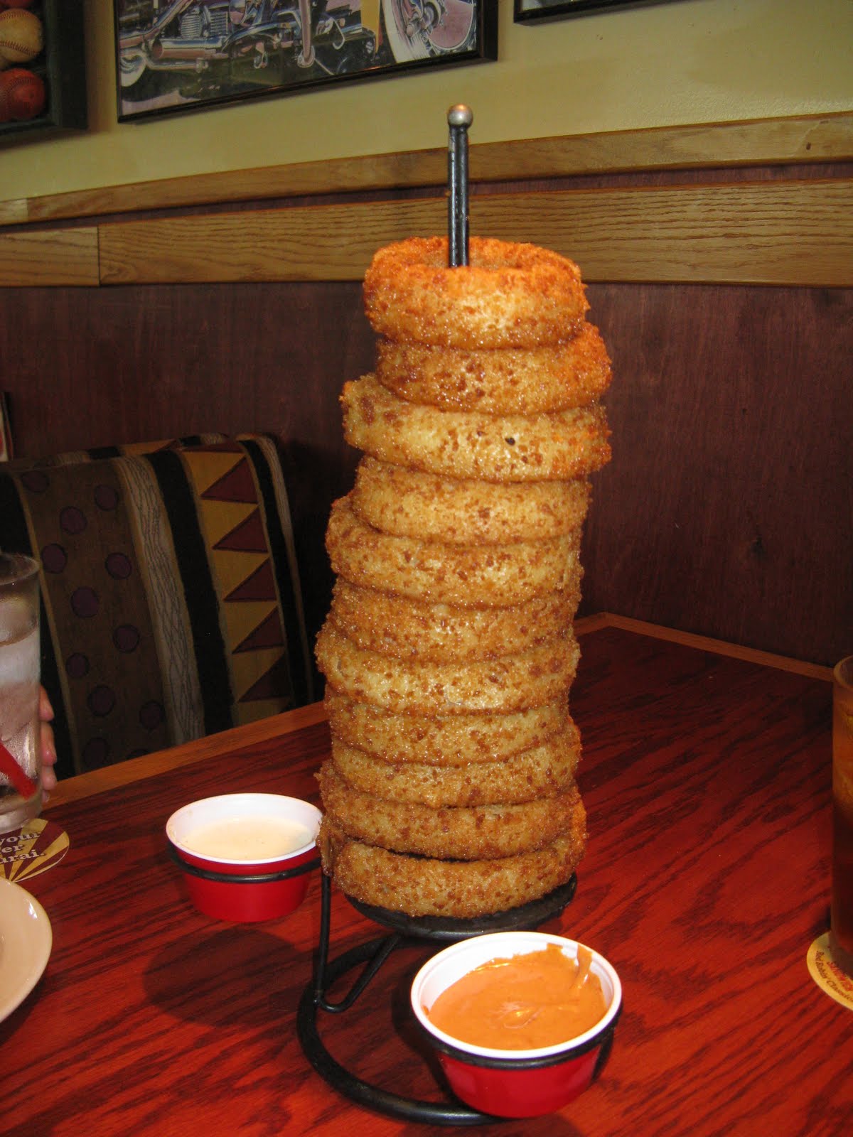 The Quest to find Houston's Best Onion Rings Red Robin....YUMMM