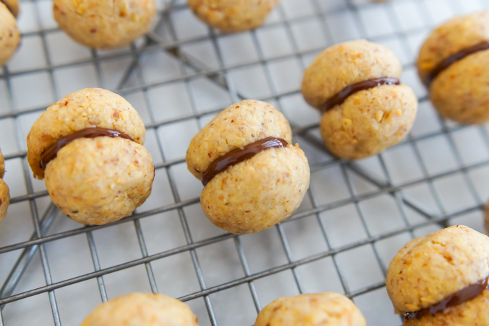 how to make Baci di Dama Cookies - Lady's Kisses Cookies