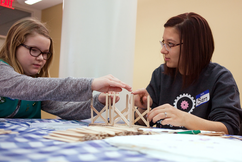 What do physical therapists do image