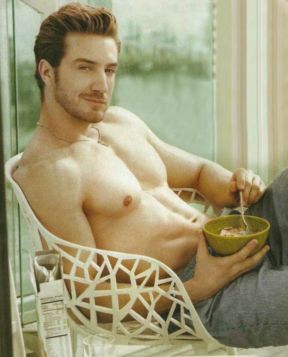 Happy 34th to actor & singer Eugenio Siller! 